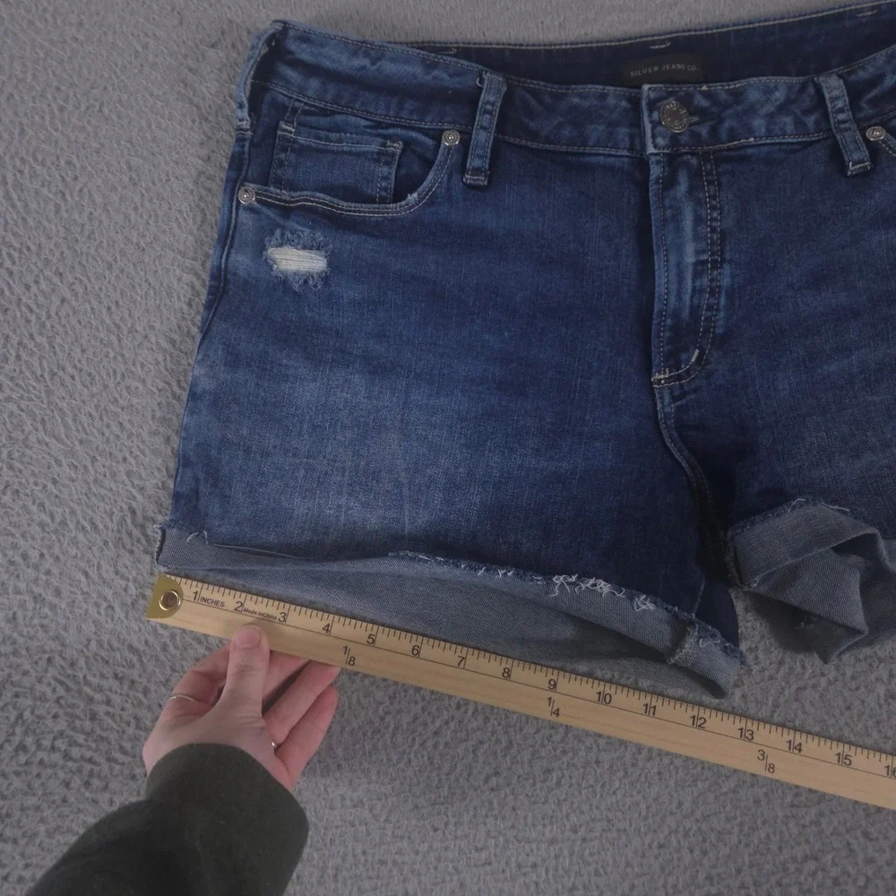 Silver Jeans Co Shorts Womens W34 Dark Blue Suki Distressed Denim Shorts Jorts